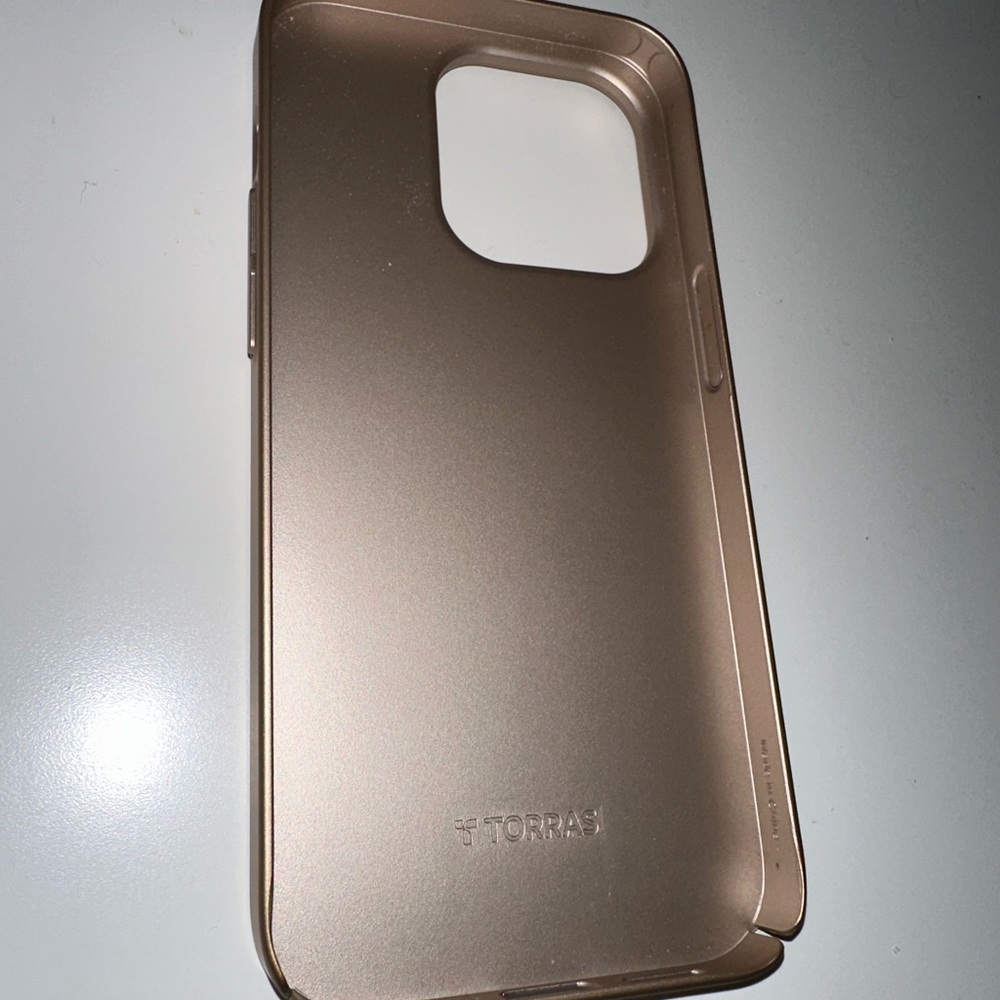 Torras ultra slim fit iPhone 14 Pro hard case